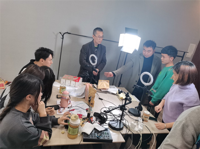 图片3.jpg 图片3.jpg