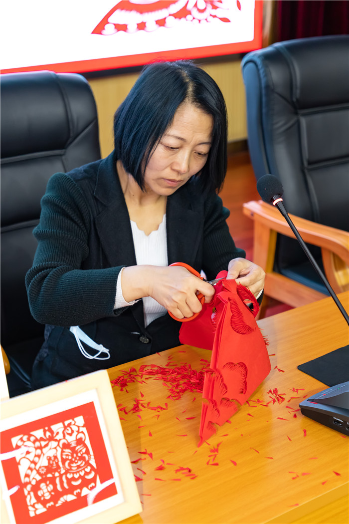 图片2.jpg 图片2.jpg