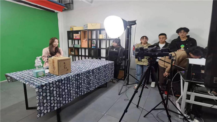 图片4.jpg 图片4.jpg