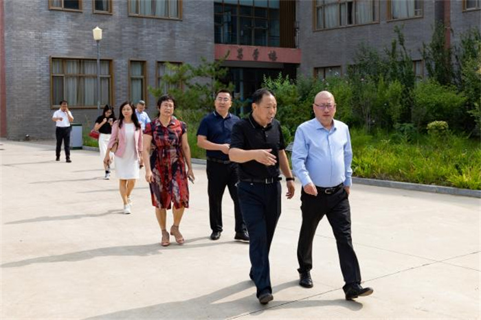 图片2.jpg 图片2.jpg