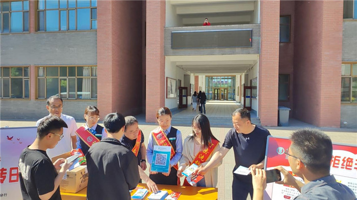 图片2.jpg 图片2.jpg