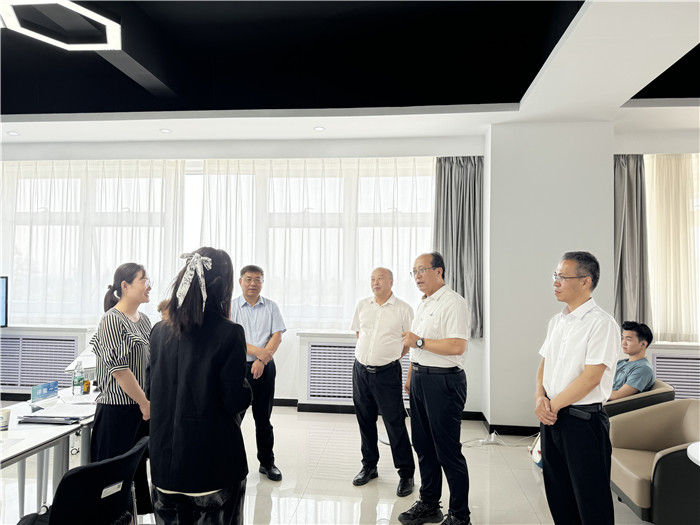 图片2.jpg 图片2.jpg