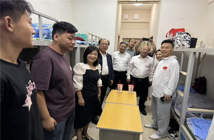 图片4.jpg 图片4.jpg