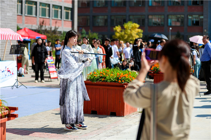图片2.jpg 图片2.jpg