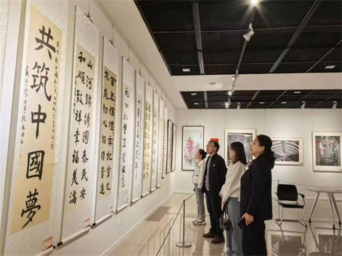 图片4.jpg 图片4.jpg