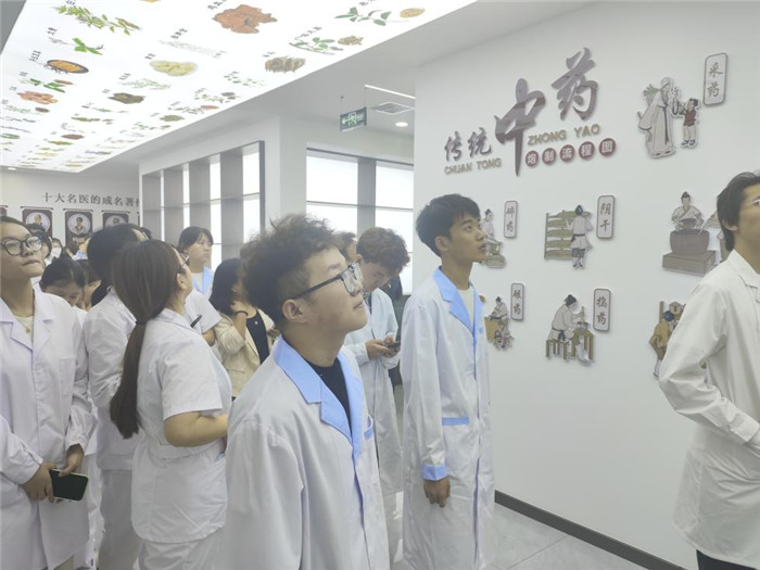 图片2.jpg 图片2.jpg