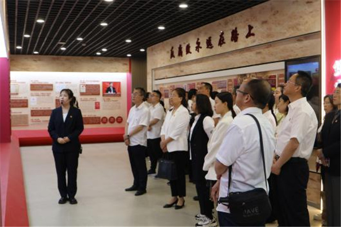图片2.jpg 图片2.jpg