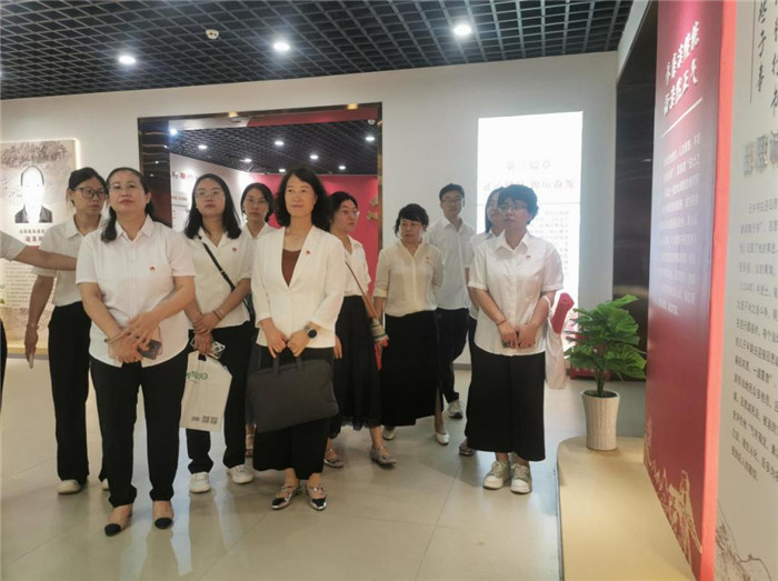 图片4.jpg 图片4.jpg