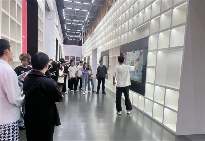 图片2.jpg 图片2.jpg